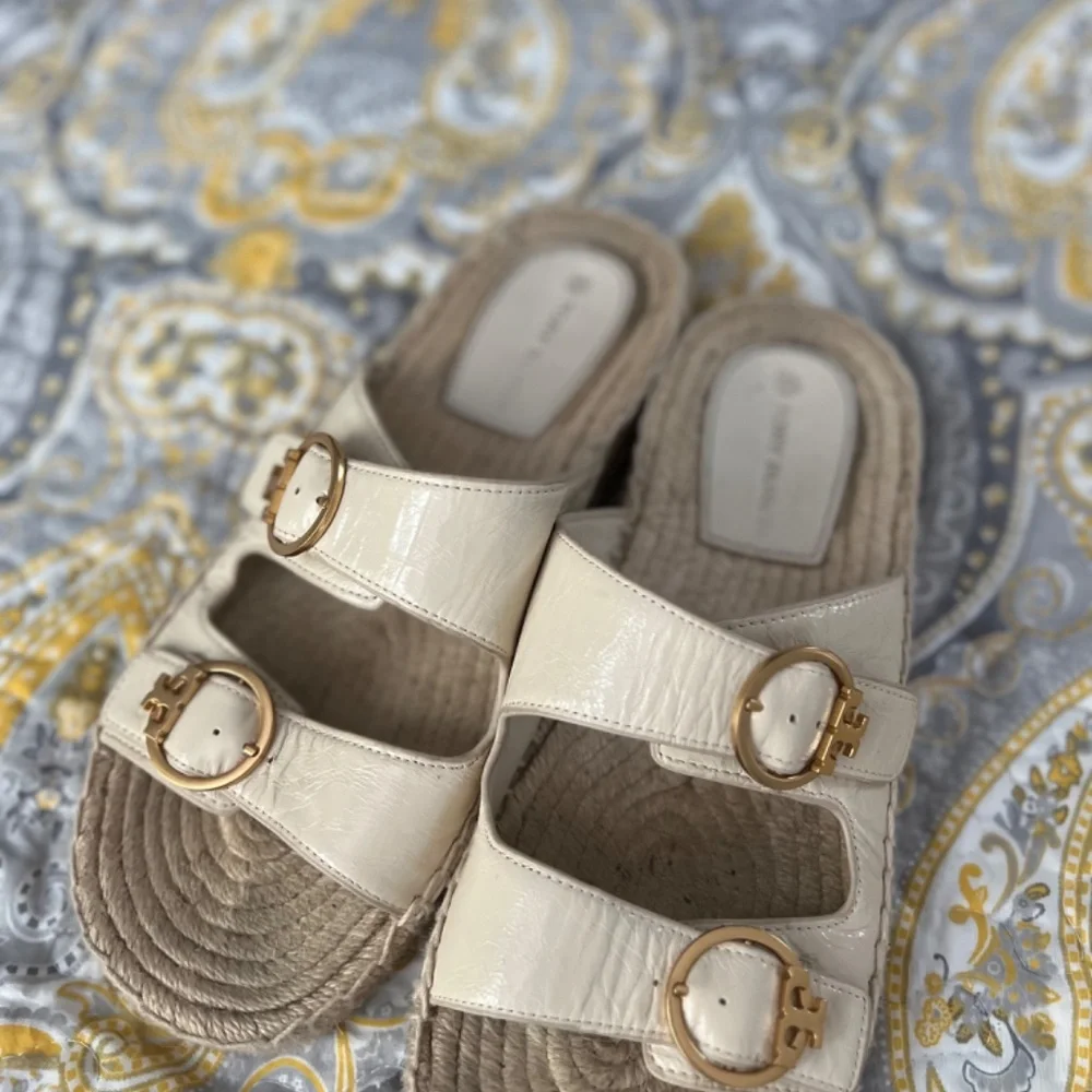 Sandals - Picture 6 of 7